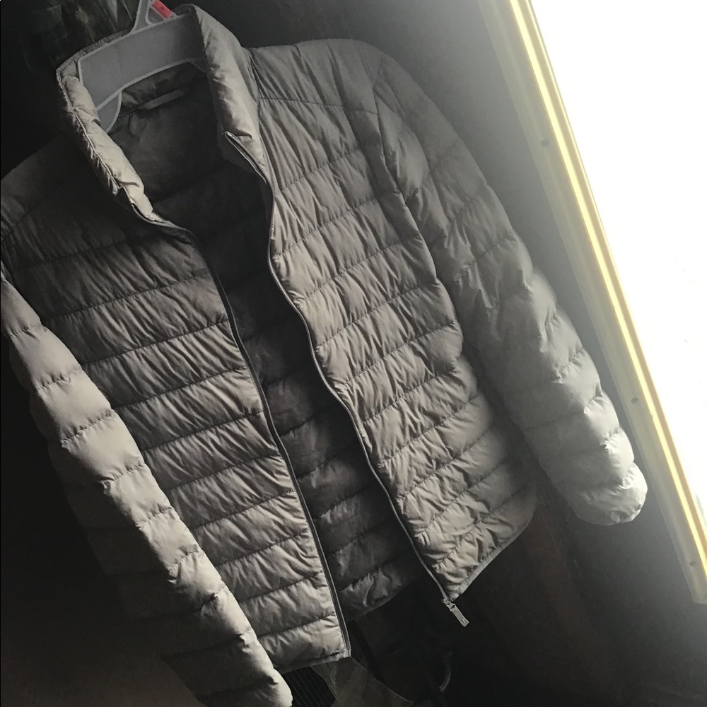 Grey puffer jacket